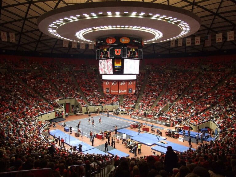 jon m huntsman center capacity